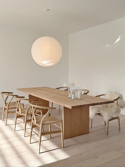 Eichentisch mit Fuge auf Holzwangen