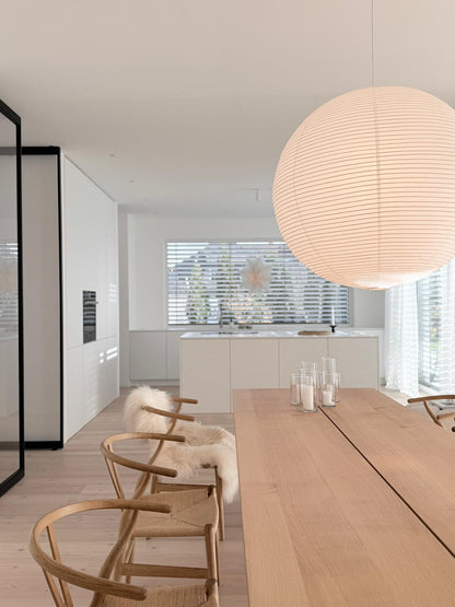 Eichentisch mit Fuge auf Holzwangen