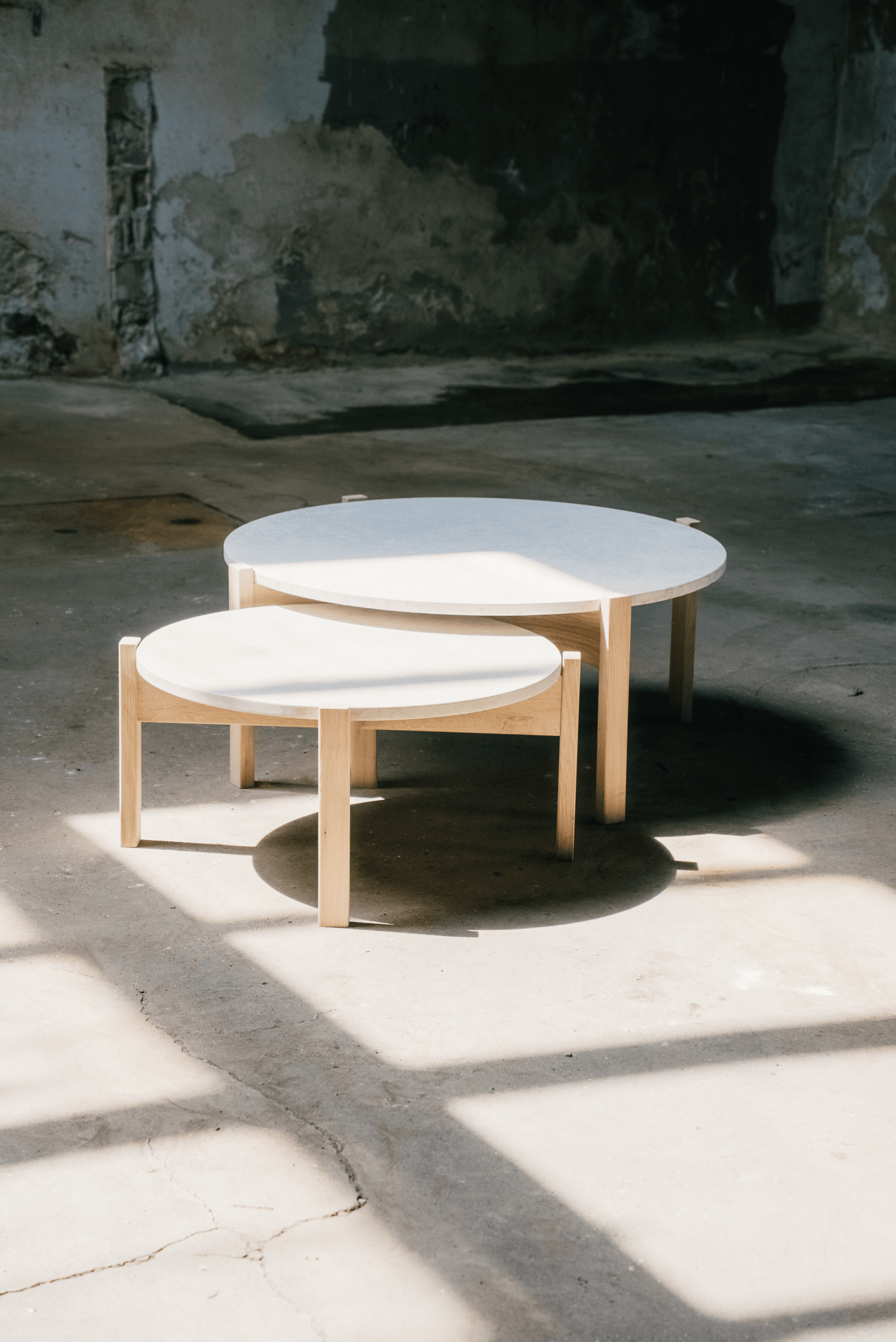 Couchtisch-Duo aus Naturstein und Eiche - Wood.You.Love