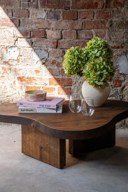 Couchtisch in organischer Form aus Eiche - Wood.You.Love