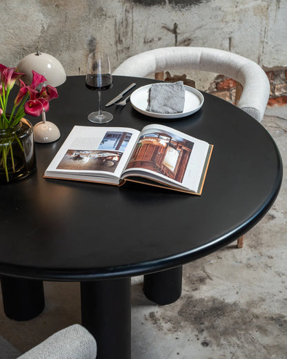 Runder Tisch schwarz lackiert