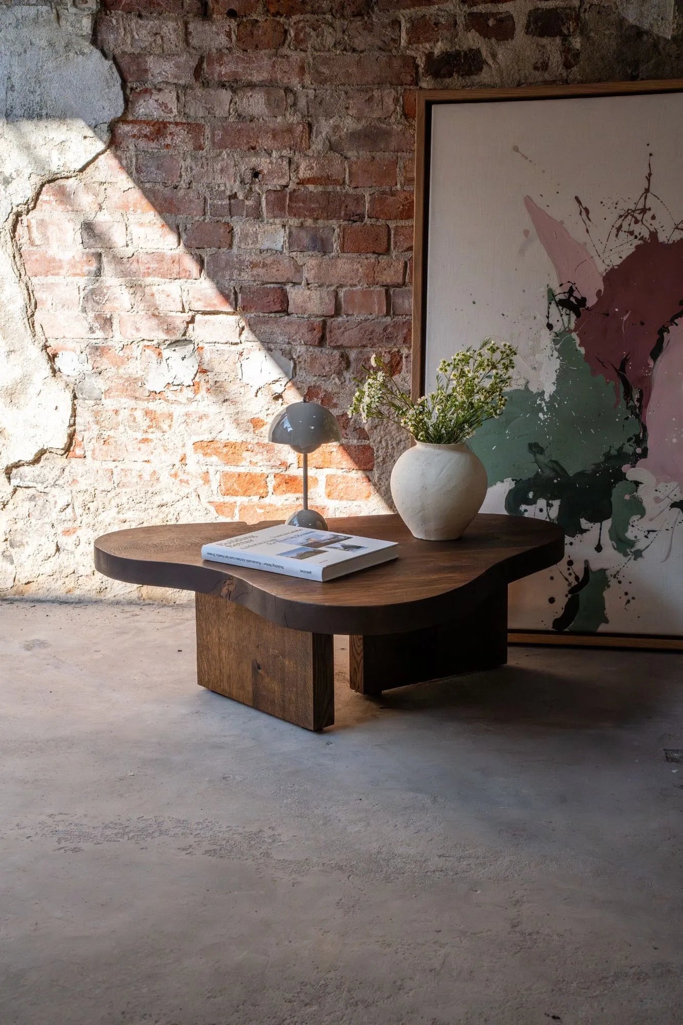 Couchtisch in organischer Form aus Eiche