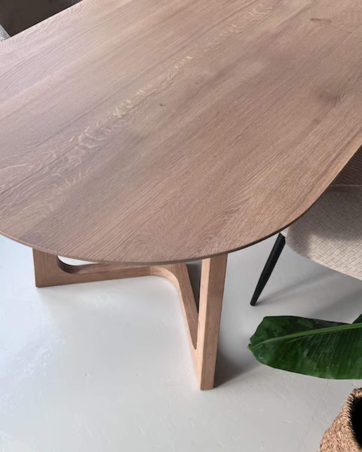 Ovaler Eichentisch mit Holzgestell Y - Wood.You.Love