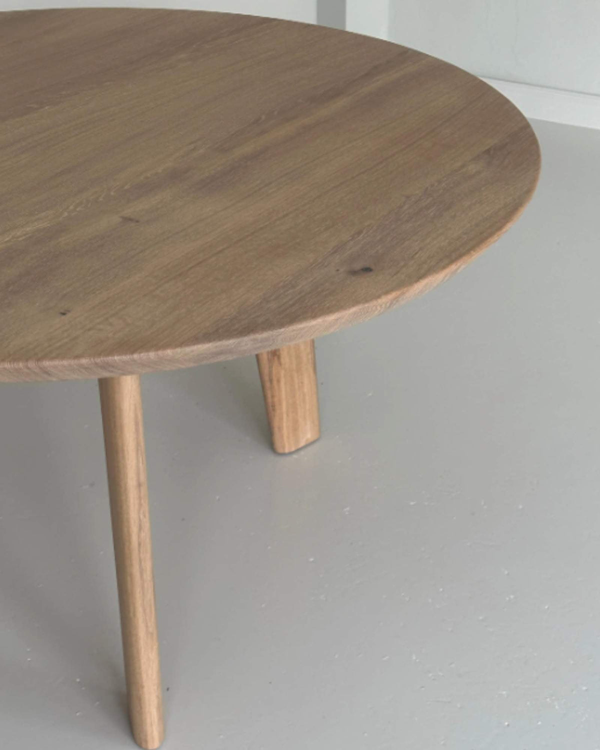Runder Esstisch aus Eiche mit Holzgestell - Wood.You.Love